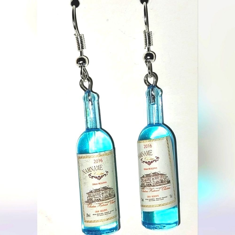 Super cute retro boozy resin earring